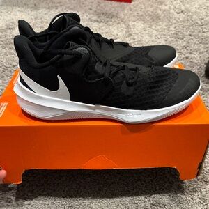 Mens Nike zoom hyper speed court size 8.5 women’s size 10